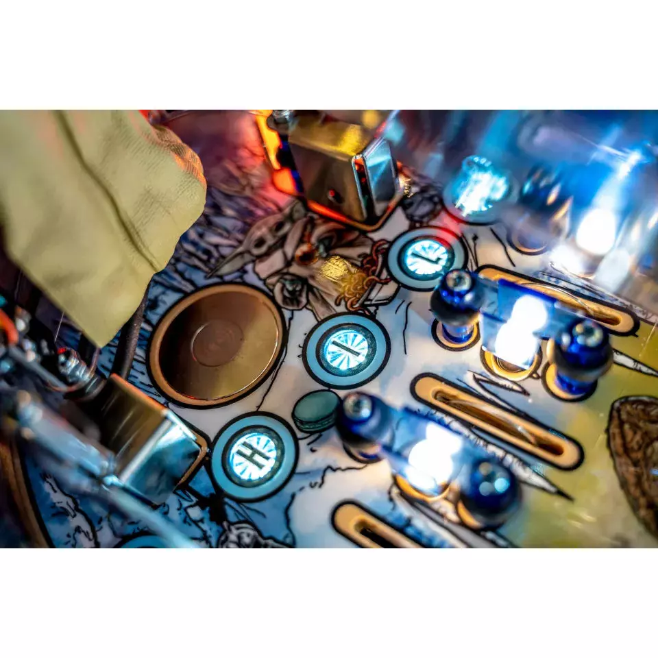 Stern Pinball The Mandalorian Premium Pinball Machine FREE SHIPPING - Image 4